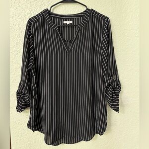 Size L Atwood 3/4 sleeve popover blouse Maurice’s